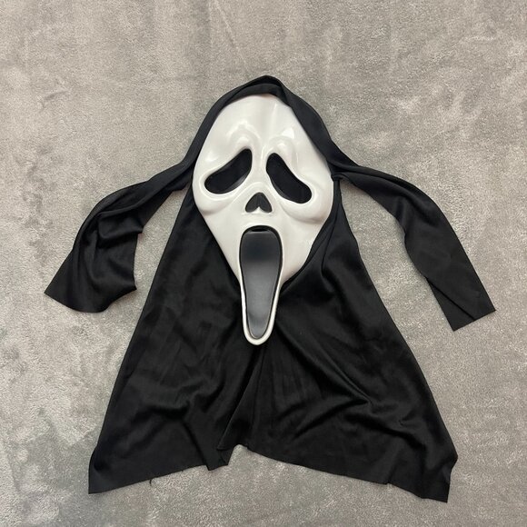 Ghostface Mask Scream Poly Shroud Halloween - Picture 1 of 7